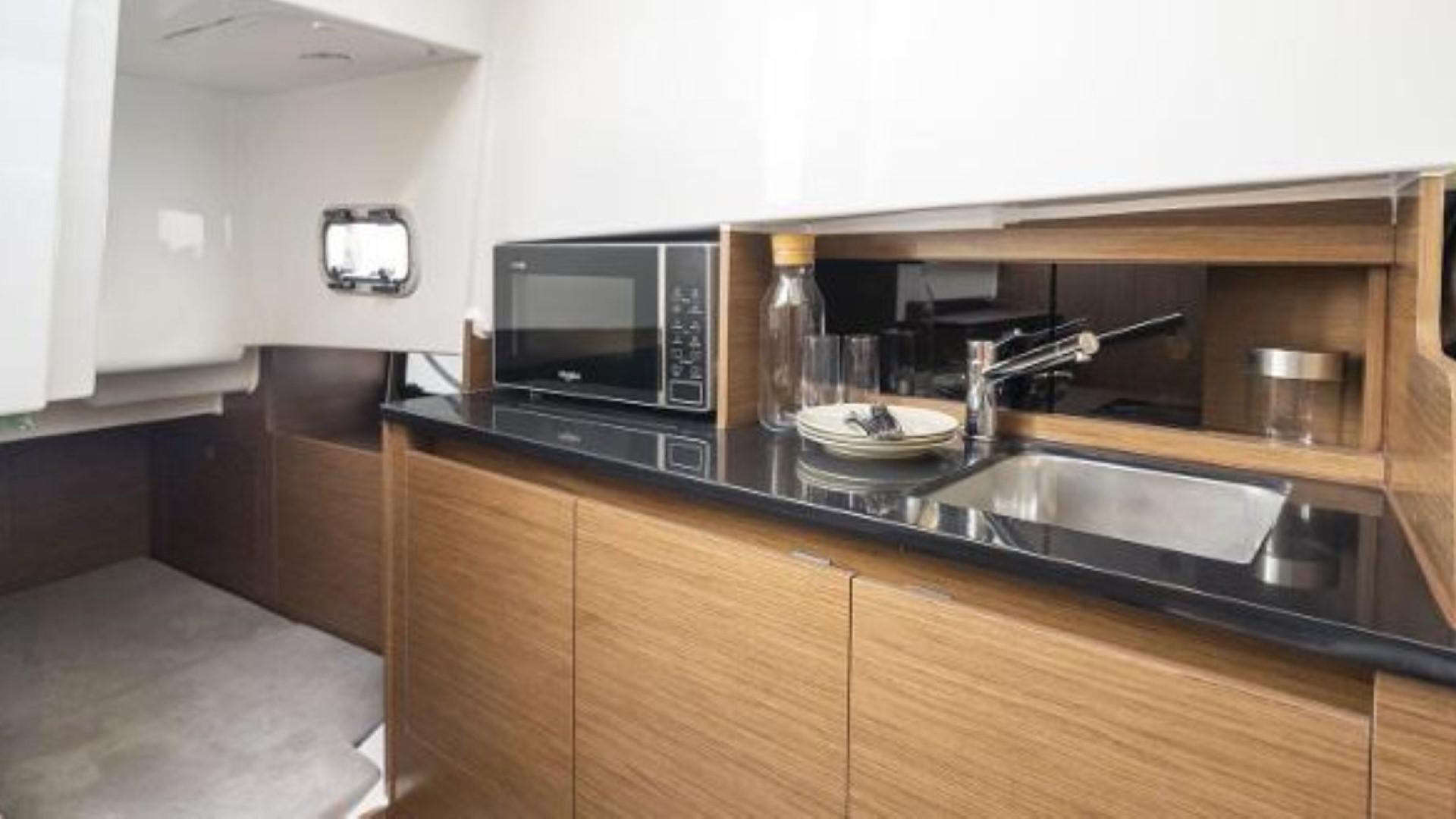 Slide: The Image of Beneteau Flyer 9 Sundeck 2023 - 3647167