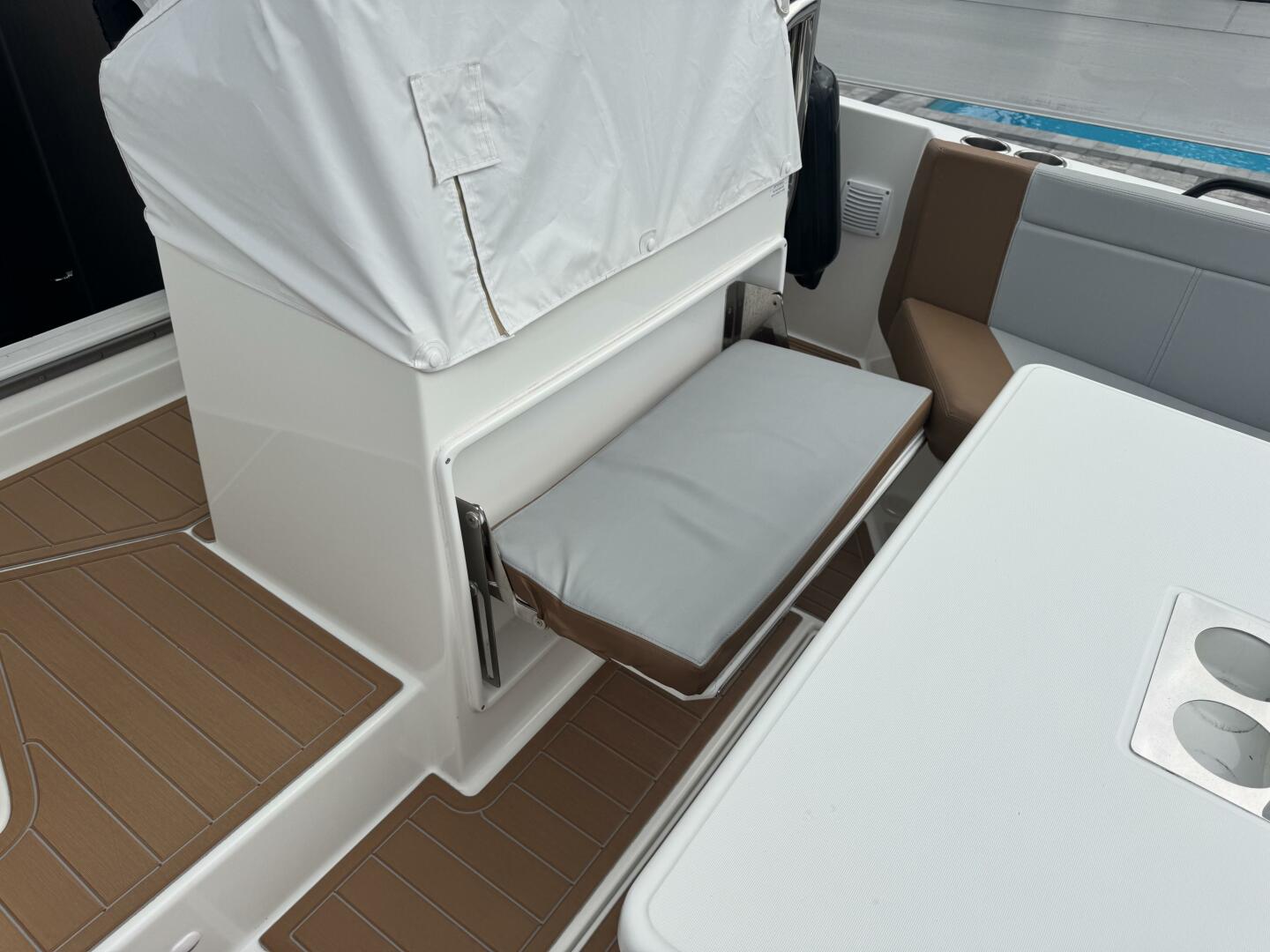 Slide: The Image of Beneteau Flyer 9 Sundeck 2024 - 5693644