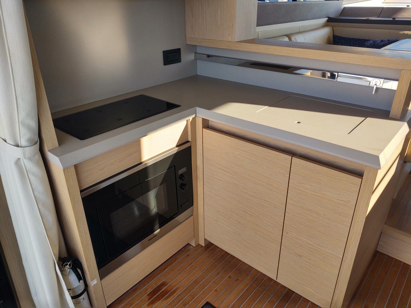 Slide: The Image of Beneteau MC5 2019 - 4810283