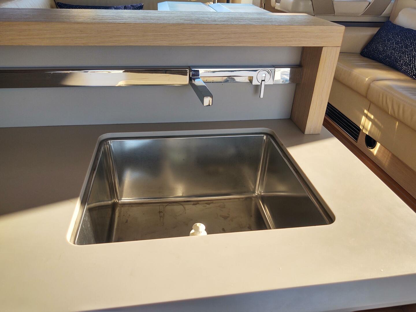 Slide: The Image of Beneteau MC5 2019 - 4810284