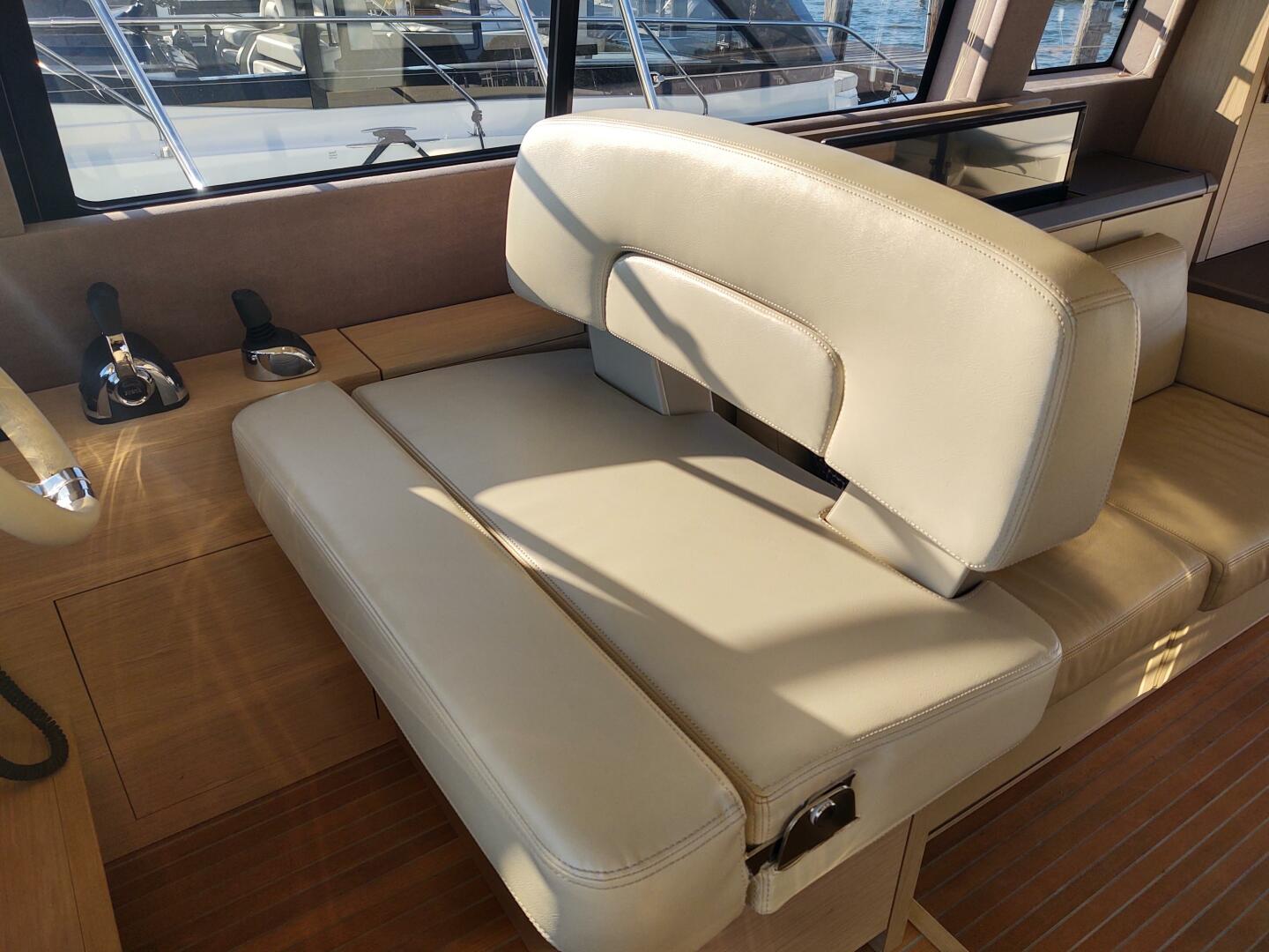 Slide: The Image of Beneteau MC5 2019 - 4810296