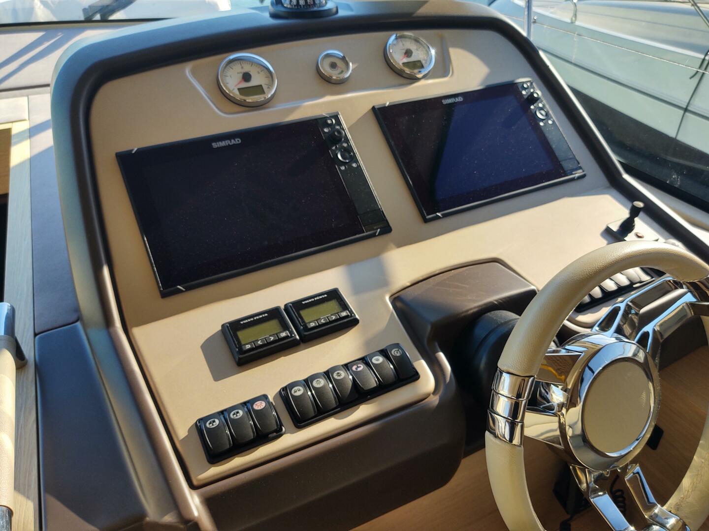 Slide: The Image of Beneteau MC5 2019 - 4810298