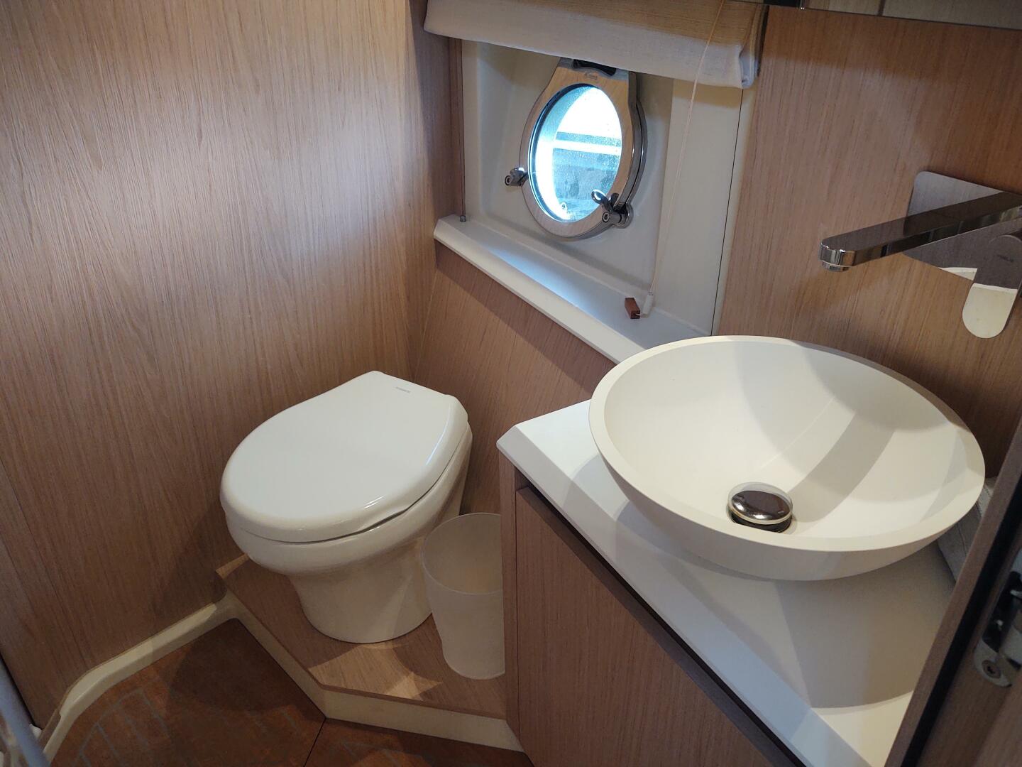 Slide: The Image of Beneteau MC5 2019 - 4810305