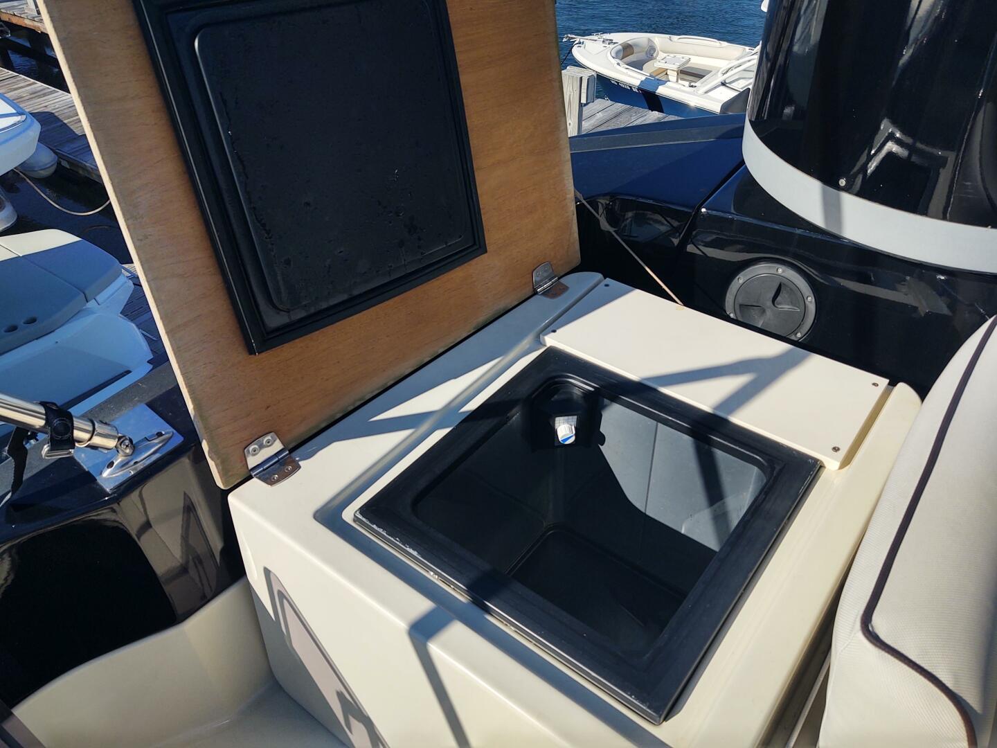 Slide: The Image of Beneteau MC5 2019 - 4810329