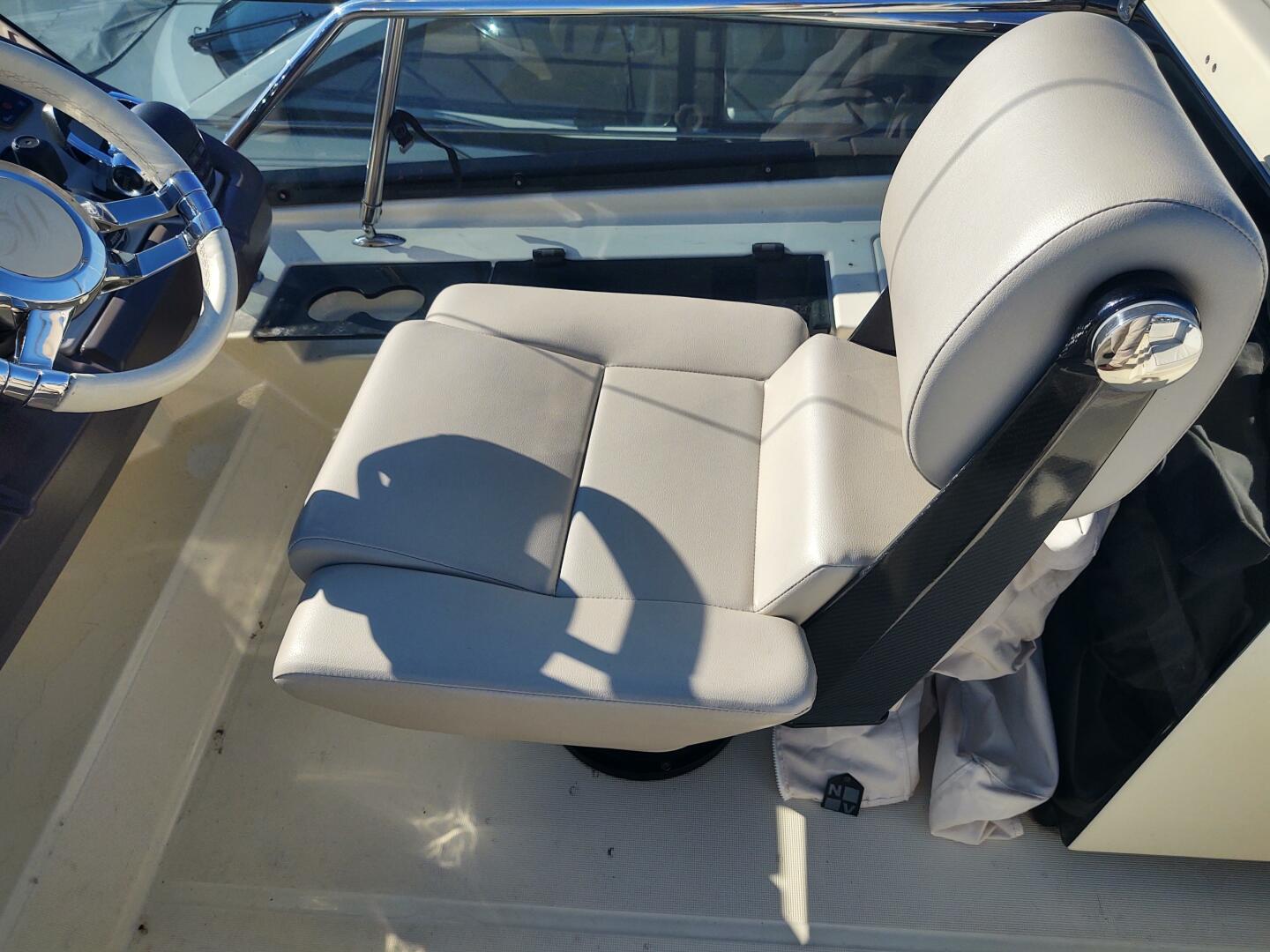 Slide: The Image of Beneteau MC5 2019 - 4810334