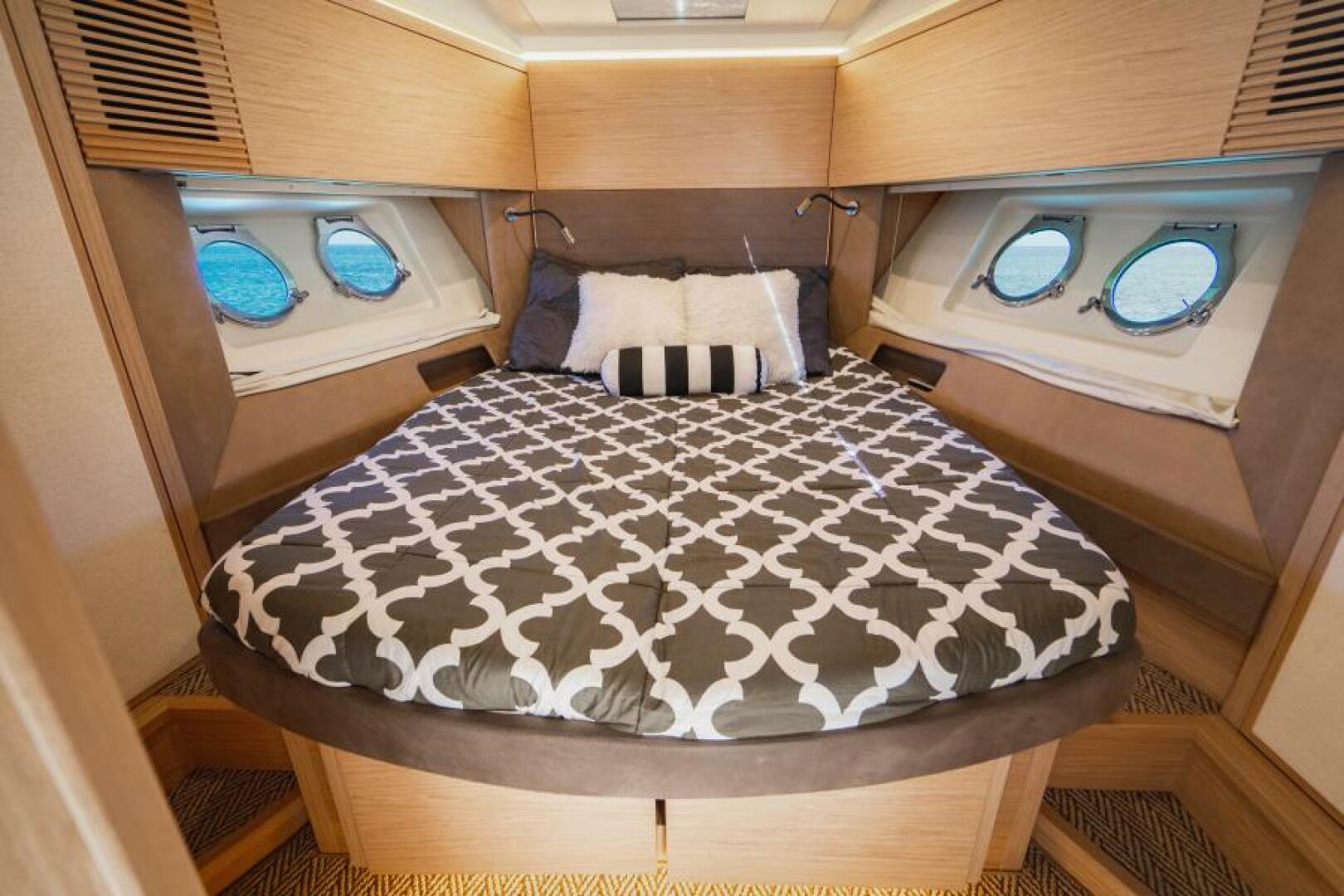 Slide: The Image of Beneteau Monte Carlo MC5 w/SeaKeeper 2017 - 4726819