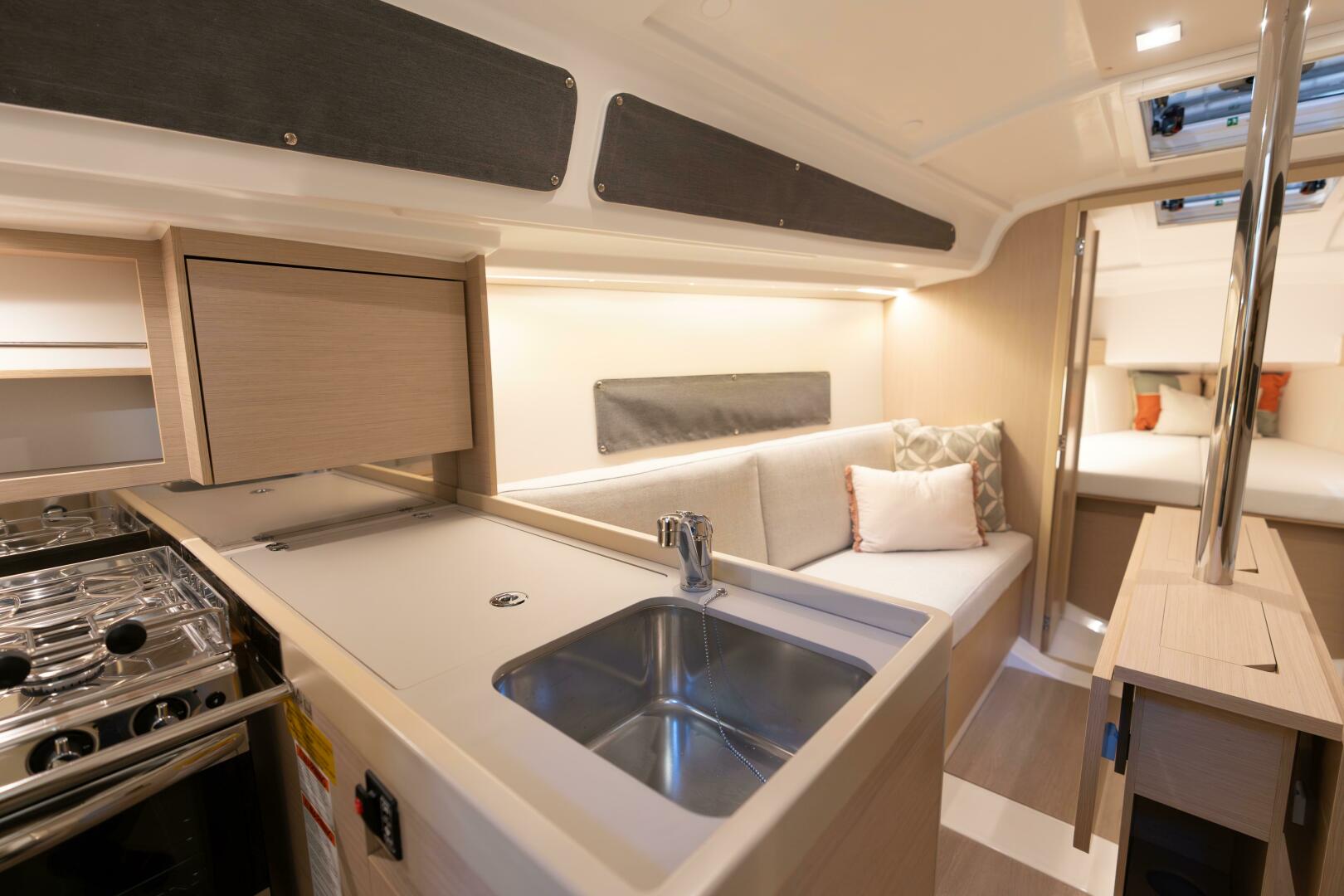 Slide: The Image of BENETEAU Oceanis 30.1 - 15