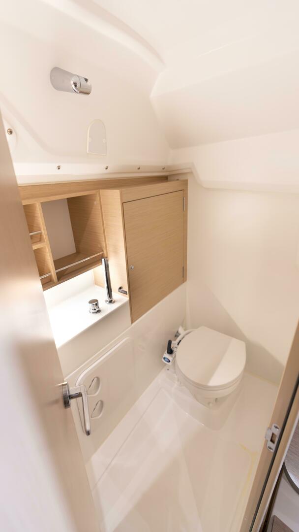 Slide: The Image of BENETEAU Oceanis 30.1 - 17