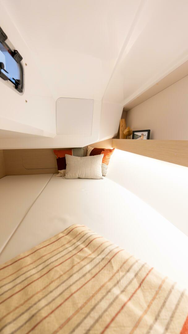 Slide: The Image of BENETEAU Oceanis 30.1 - 20