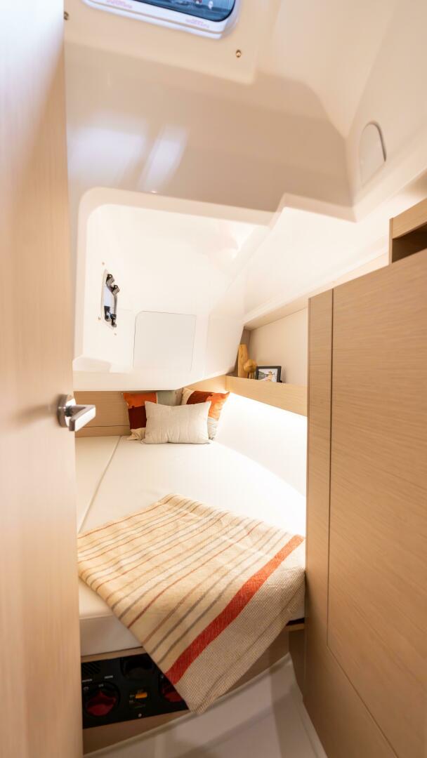 Slide: The Image of BENETEAU Oceanis 30.1 - 21