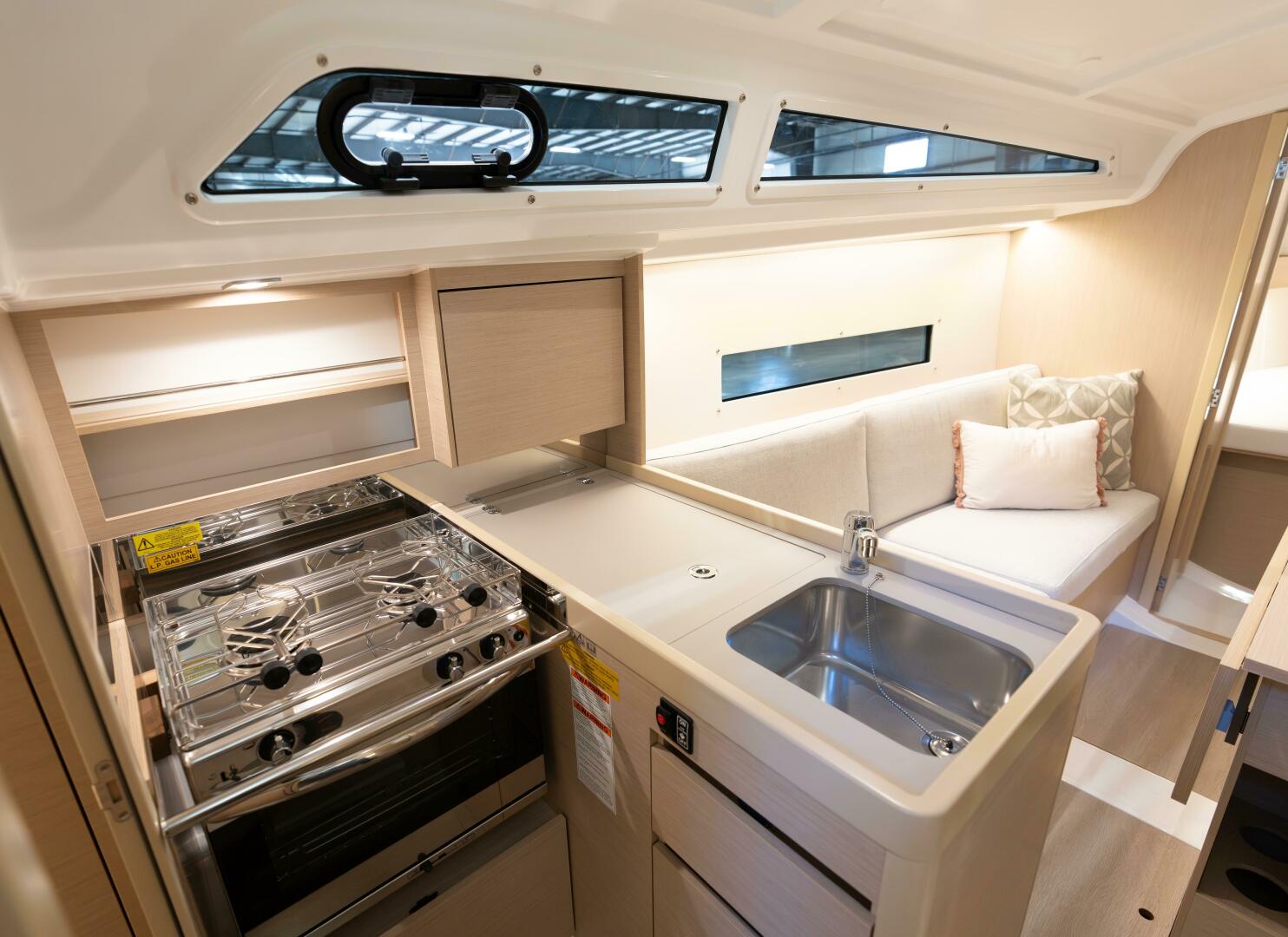 Slide: The Image of BENETEAU Oceanis 30.1 - 22