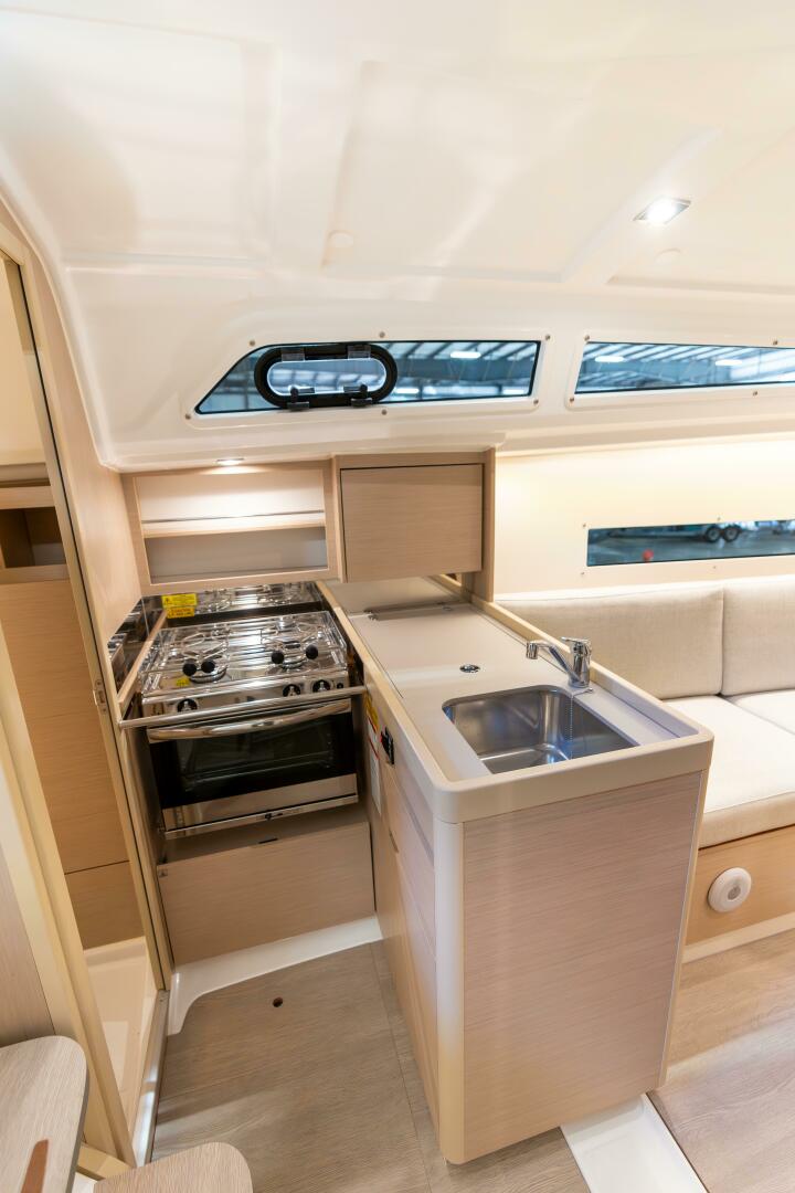 Slide: The Image of BENETEAU Oceanis 30.1 - 23