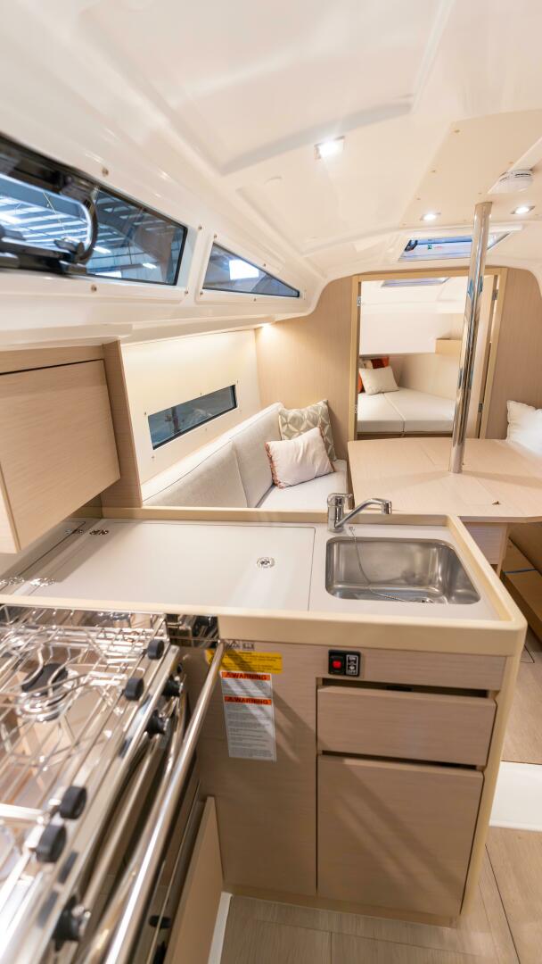 Slide: The Image of BENETEAU Oceanis 30.1 - 29