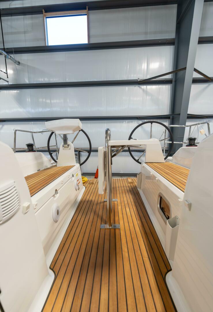 Slide: The Image of BENETEAU Oceanis 30.1 - 33
