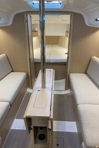 Slide: The Image of Beneteau Oceanis 30.1 2024 - 9