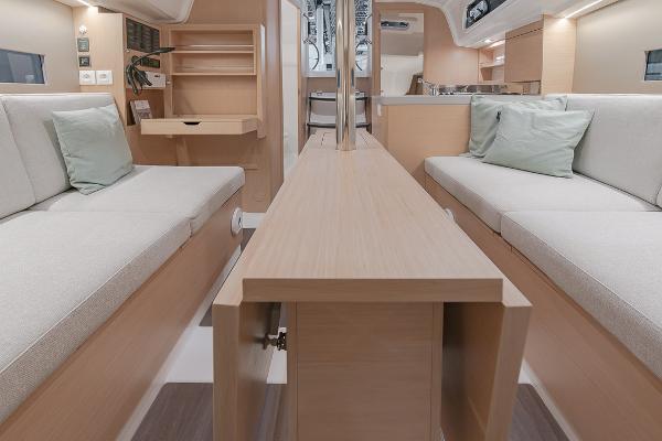 Slide: The Image of Beneteau Oceanis 30.1 #15436 2023 - 10