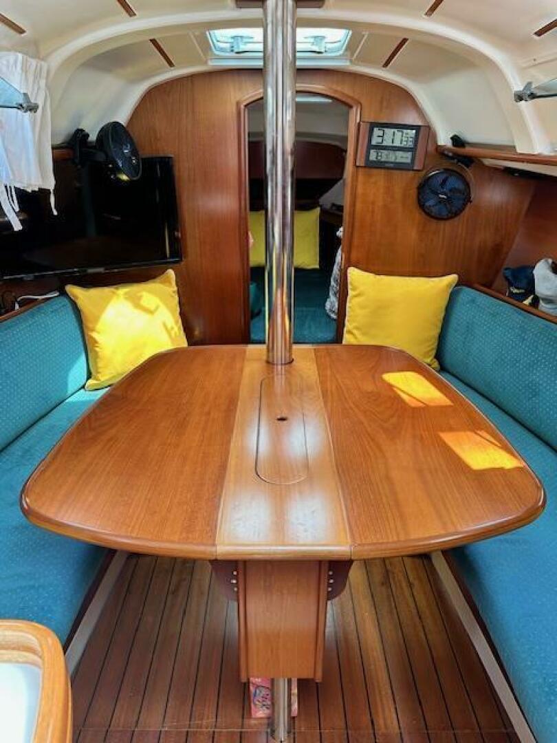 Slide: The Image of Beneteau Oceanis 311 2000 - 5293314