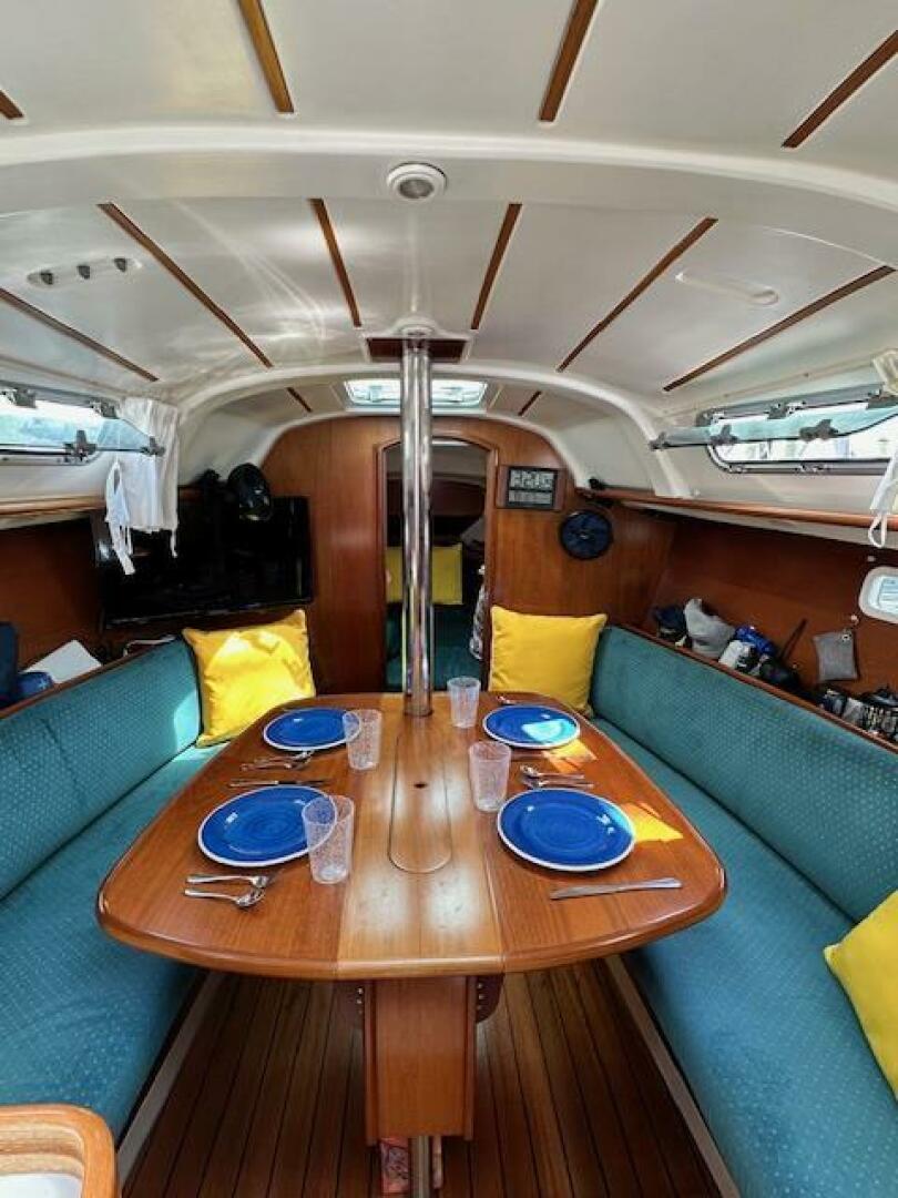 Slide: The Image of Beneteau Oceanis 311 2000 - 5293315