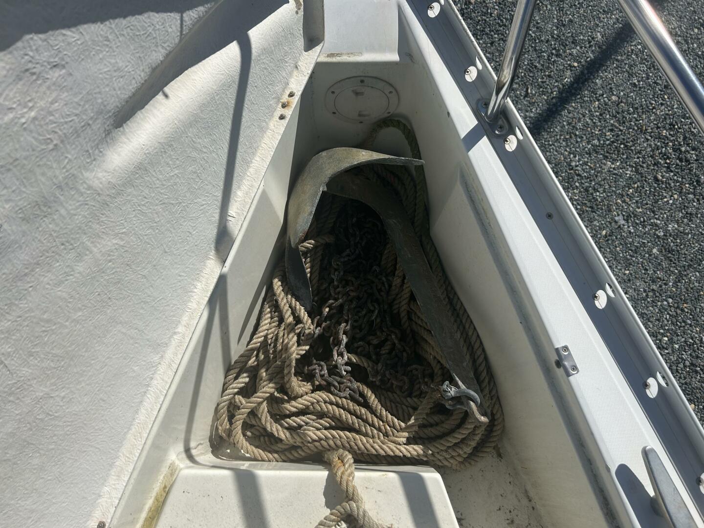 Slide: The Image of 1999 Beneteau Oceanis 321  Anchor Locker - 5203348