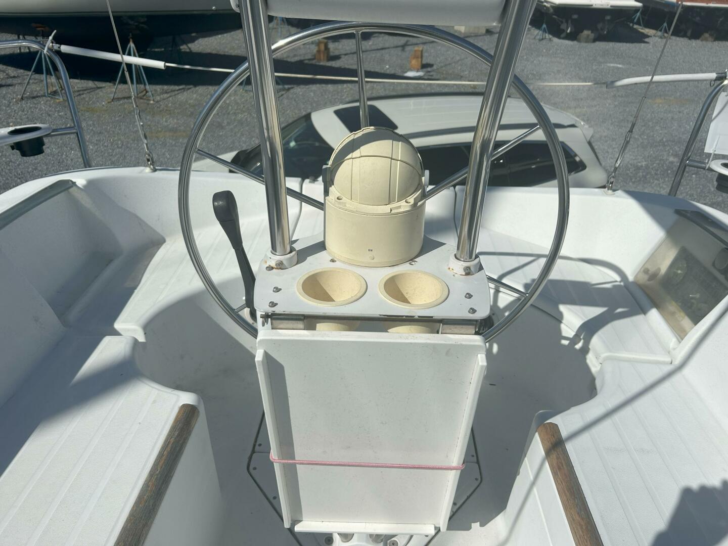 Slide: The Image of 1999 Beneteau Oceanis 321  Cockpit Table - 5203591