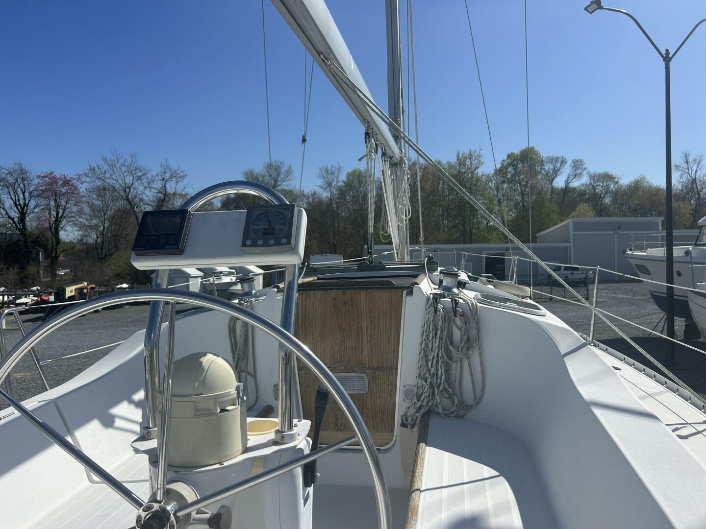 Slide: The Image of 1999 Beneteau Oceanis 321  - 5203341