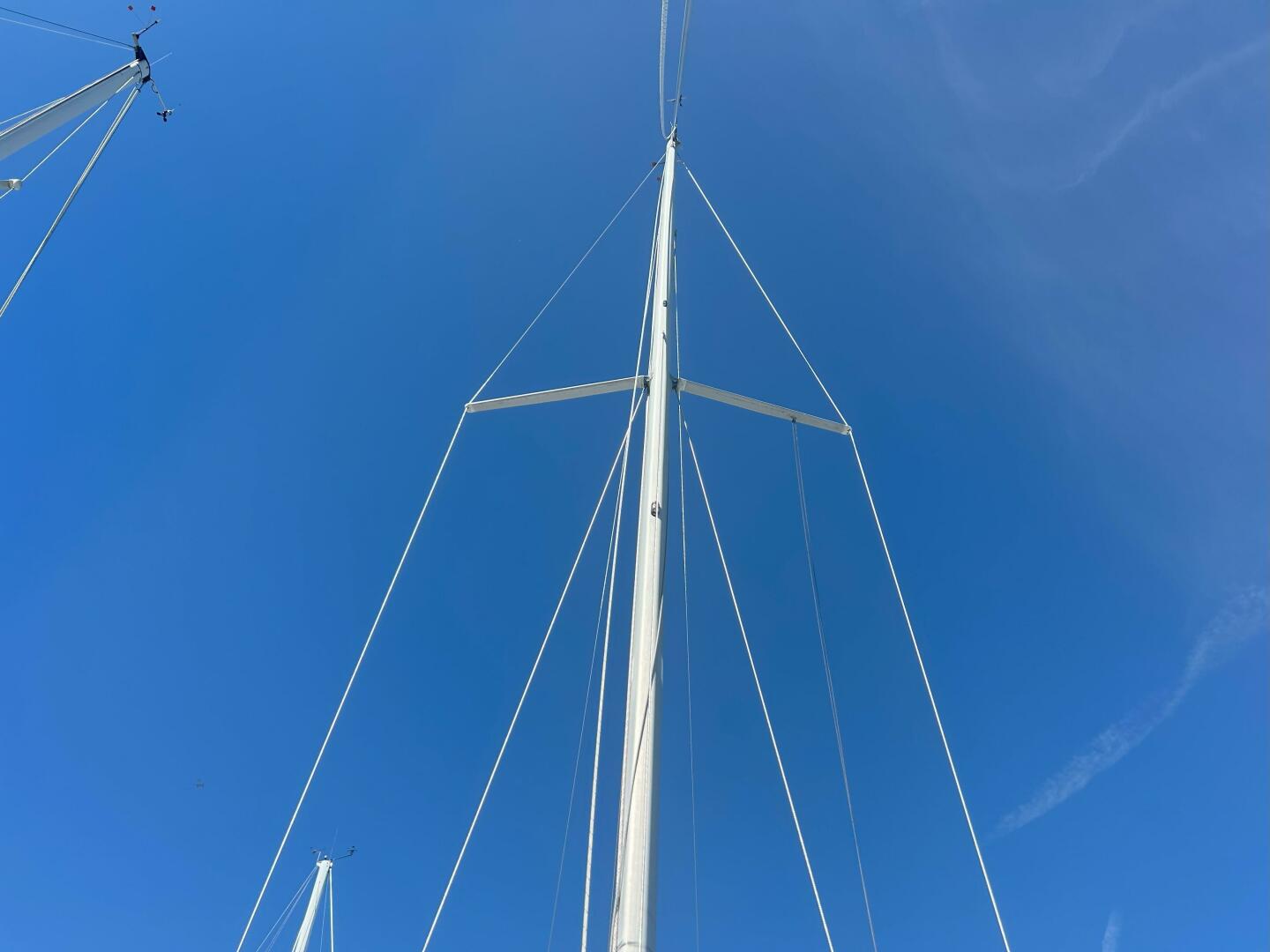 Slide: The Image of 1999 Beneteau Oceanis 321  Mast - 5203569