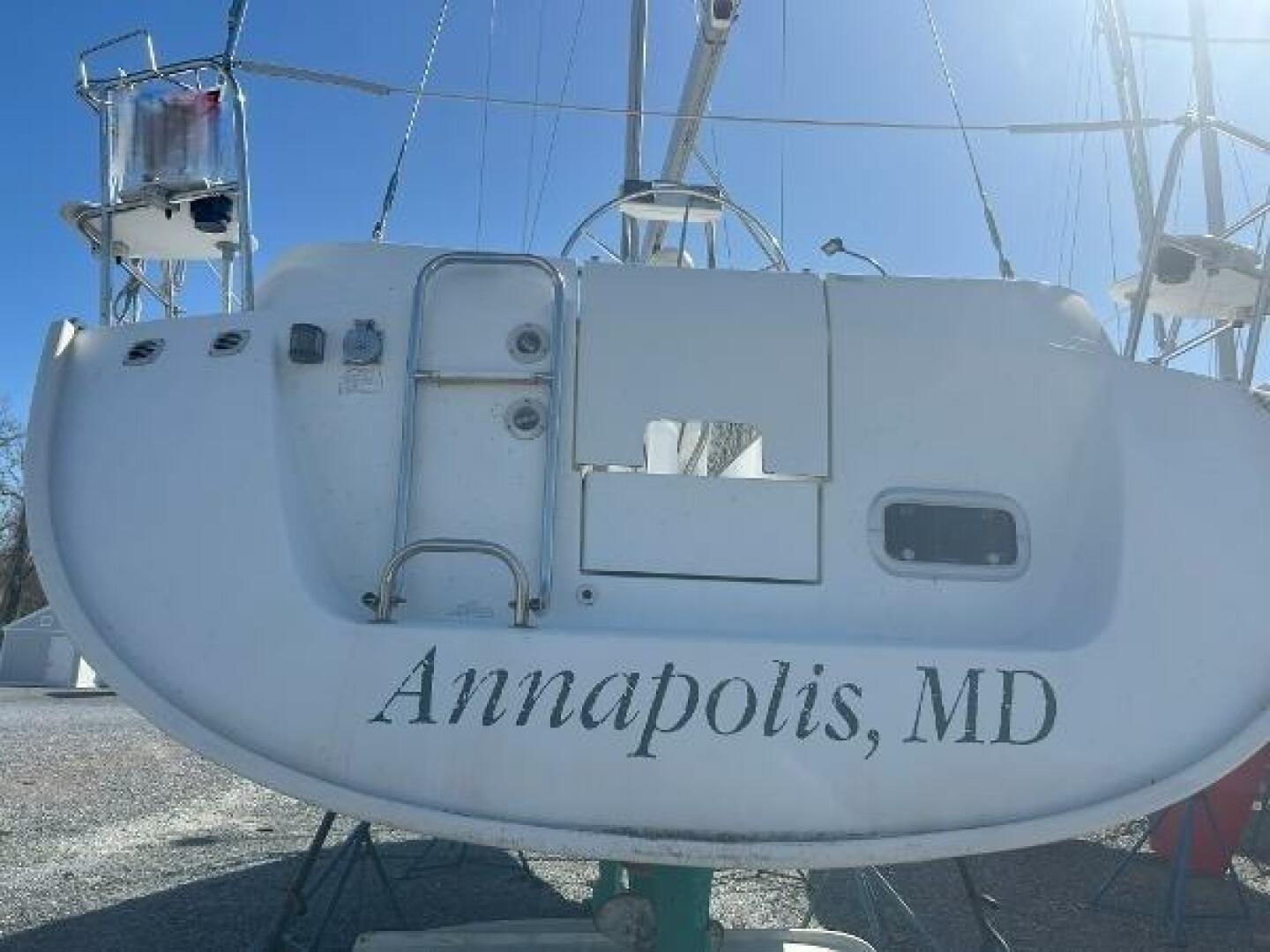 Slide: The Image of 1999 Beneteau Oceanis 321  Swim Platform - 5203595