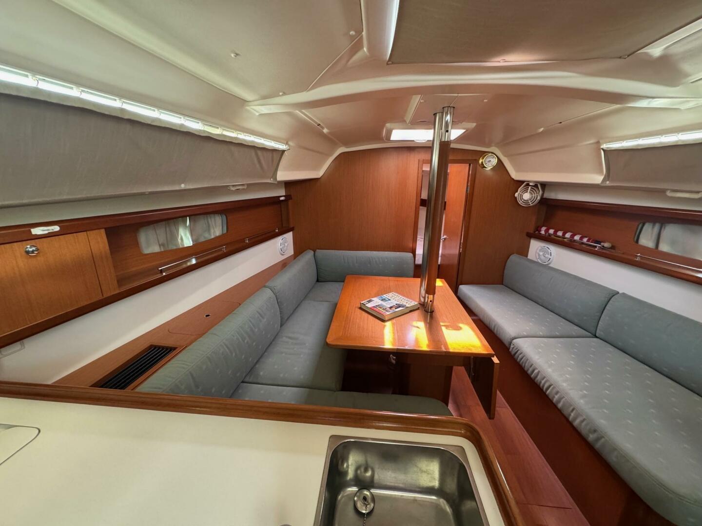 Slide: The Image of Beneteau Oceanis 34 2009 - 5537188