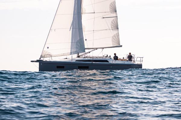Slide: The Image of Beneteau Oceanis 34.1 2023 - 0
