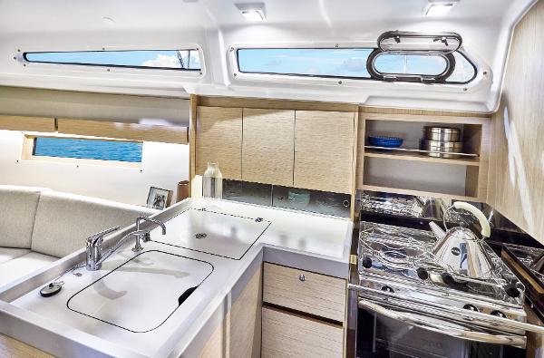 Slide: The Image of Beneteau Oceanis 34.1 2023 - 10