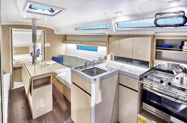 Slide: The Image of Beneteau Oceanis 34.1 2023 - 11