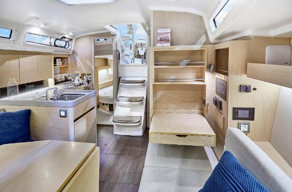 Slide: The Image of Beneteau Oceanis 34.1 2023 - 3