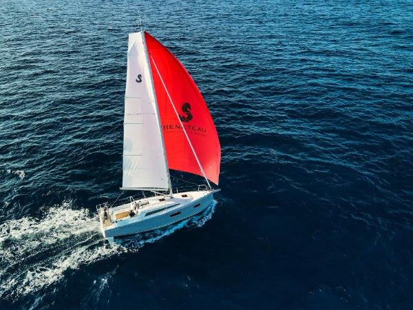 Slide: The Image of Beneteau Oceanis 34.1 2023 - 5