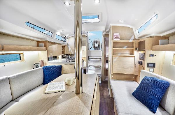 Slide: The Image of Beneteau Oceanis 34.1 2023 - 8