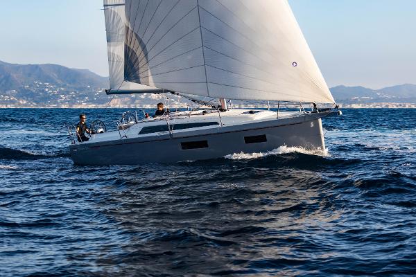 Slide: The Image of Beneteau Oceanis 34.1 2024 - 0