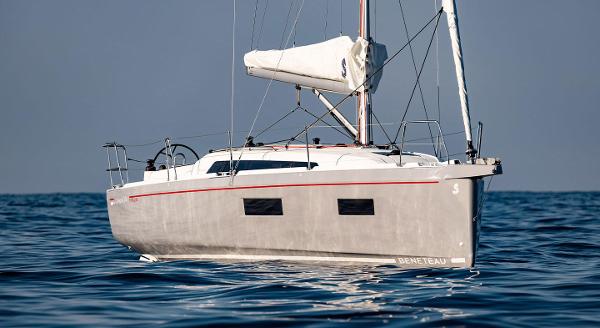 Slide: The Image of Beneteau Oceanis 34.1 2024 - 9