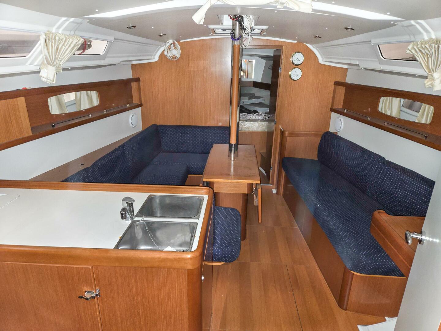 Slide: The Image of Beneteau Oceanis 37 2008 - 5104742