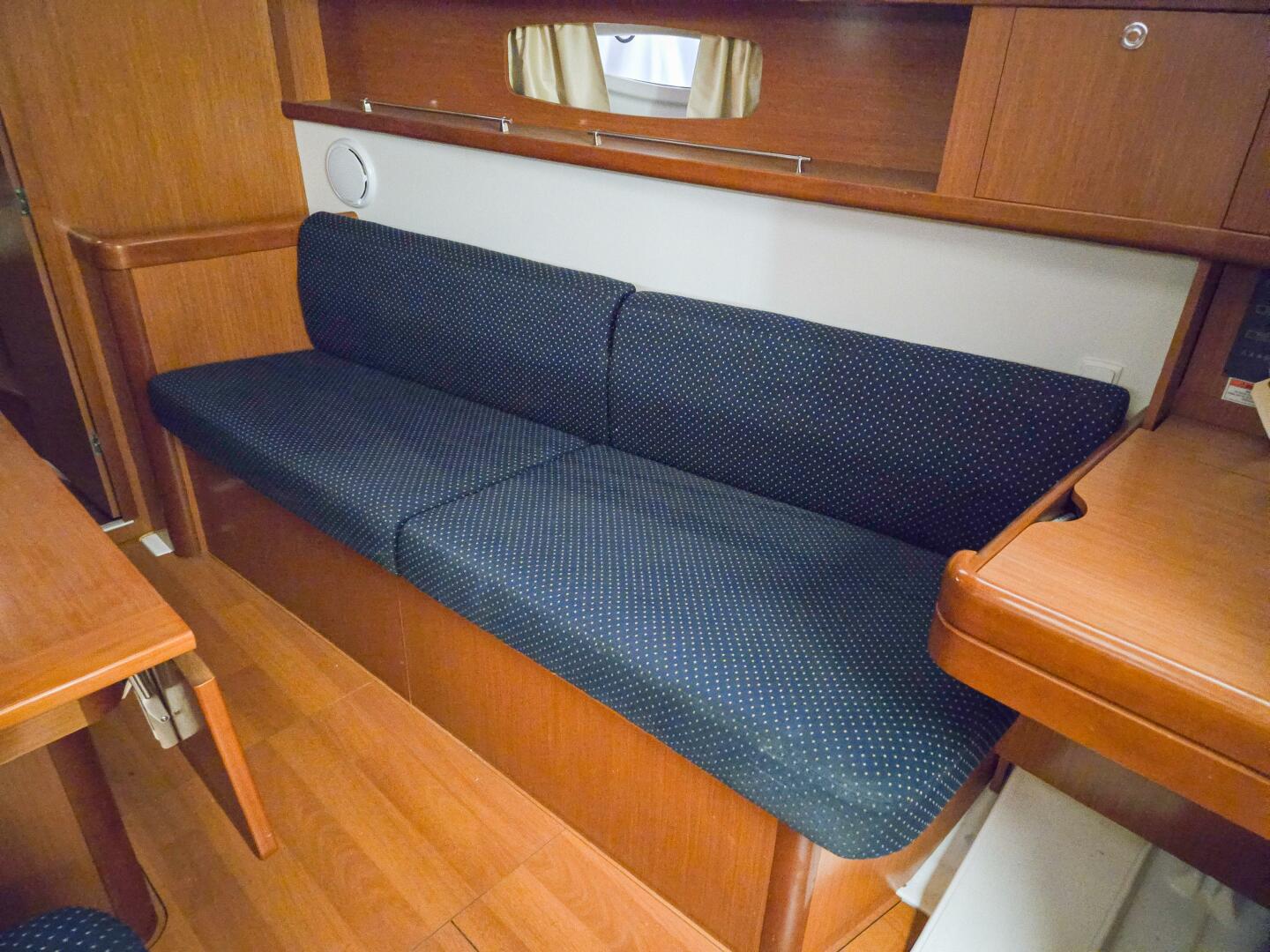 Slide: The Image of Beneteau Oceanis 37 2008 - 5104744