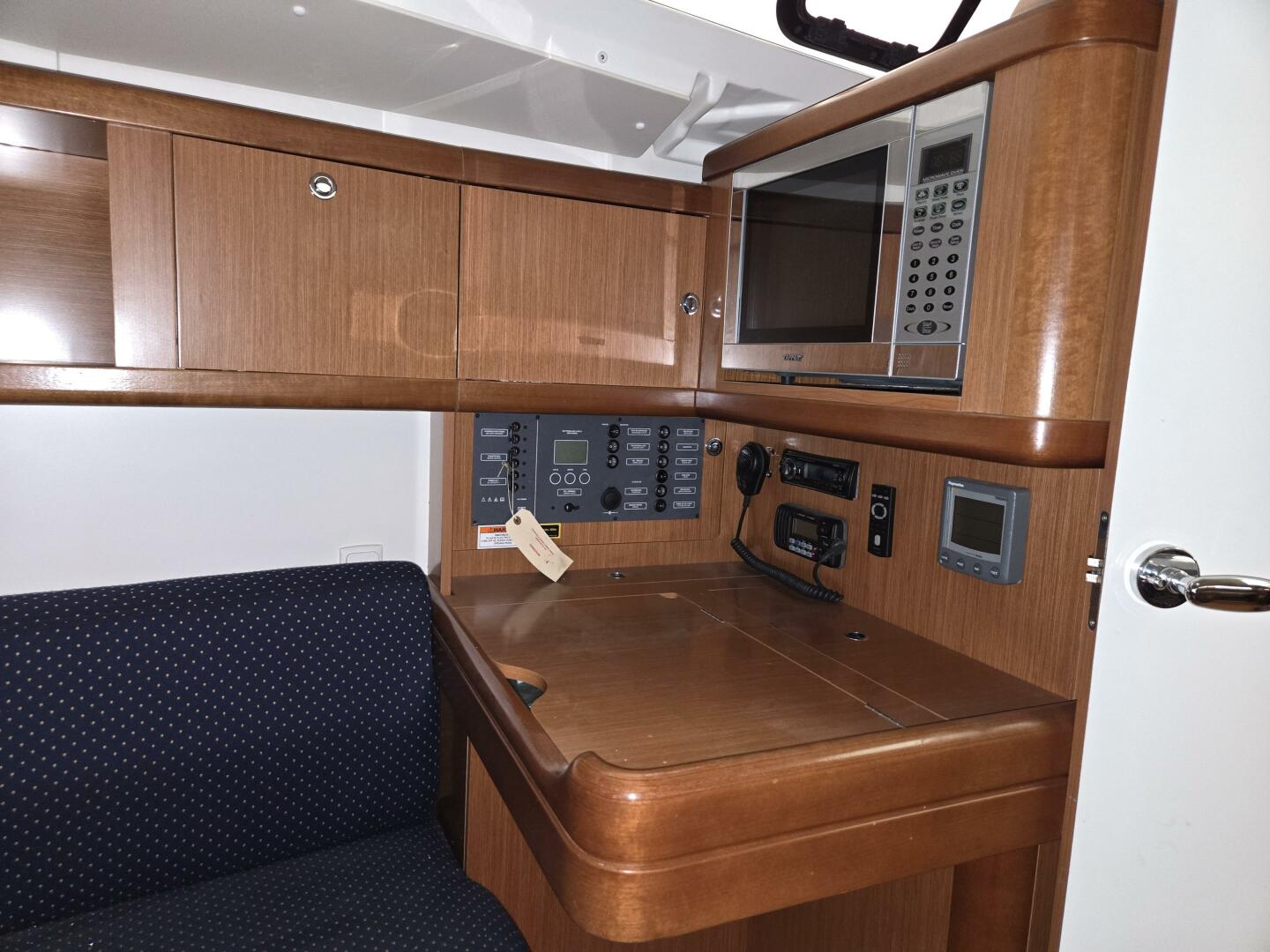 Slide: The Image of Beneteau Oceanis 37 2008 - 5104762