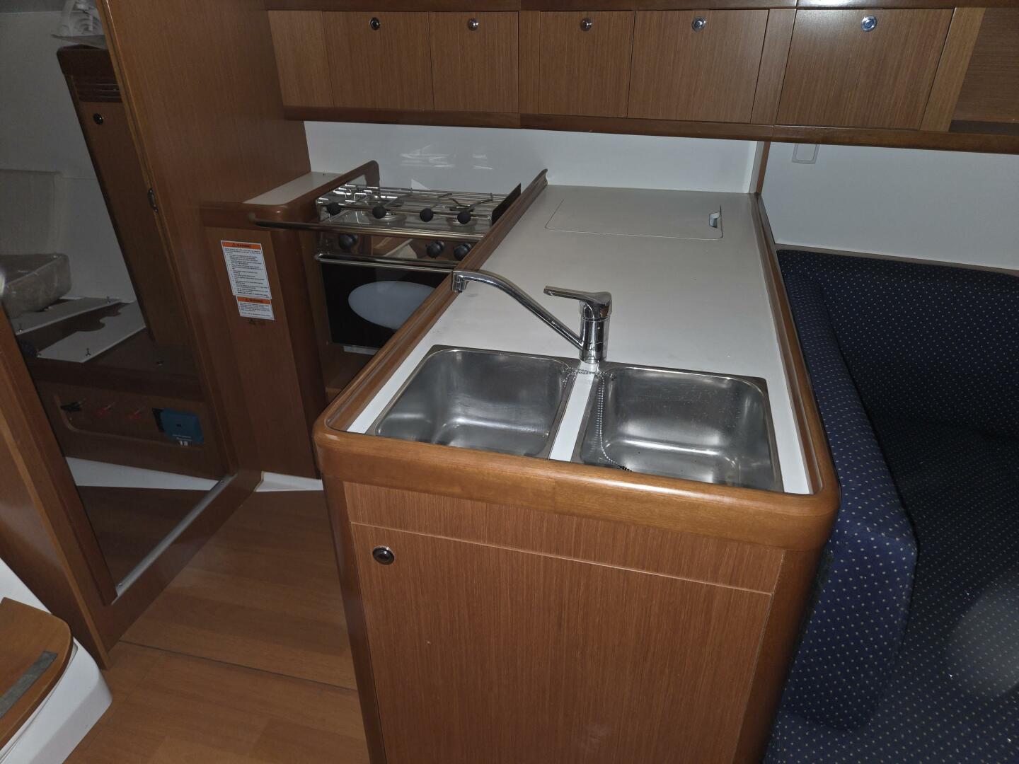 Slide: The Image of Beneteau Oceanis 37 2008 - 5104767