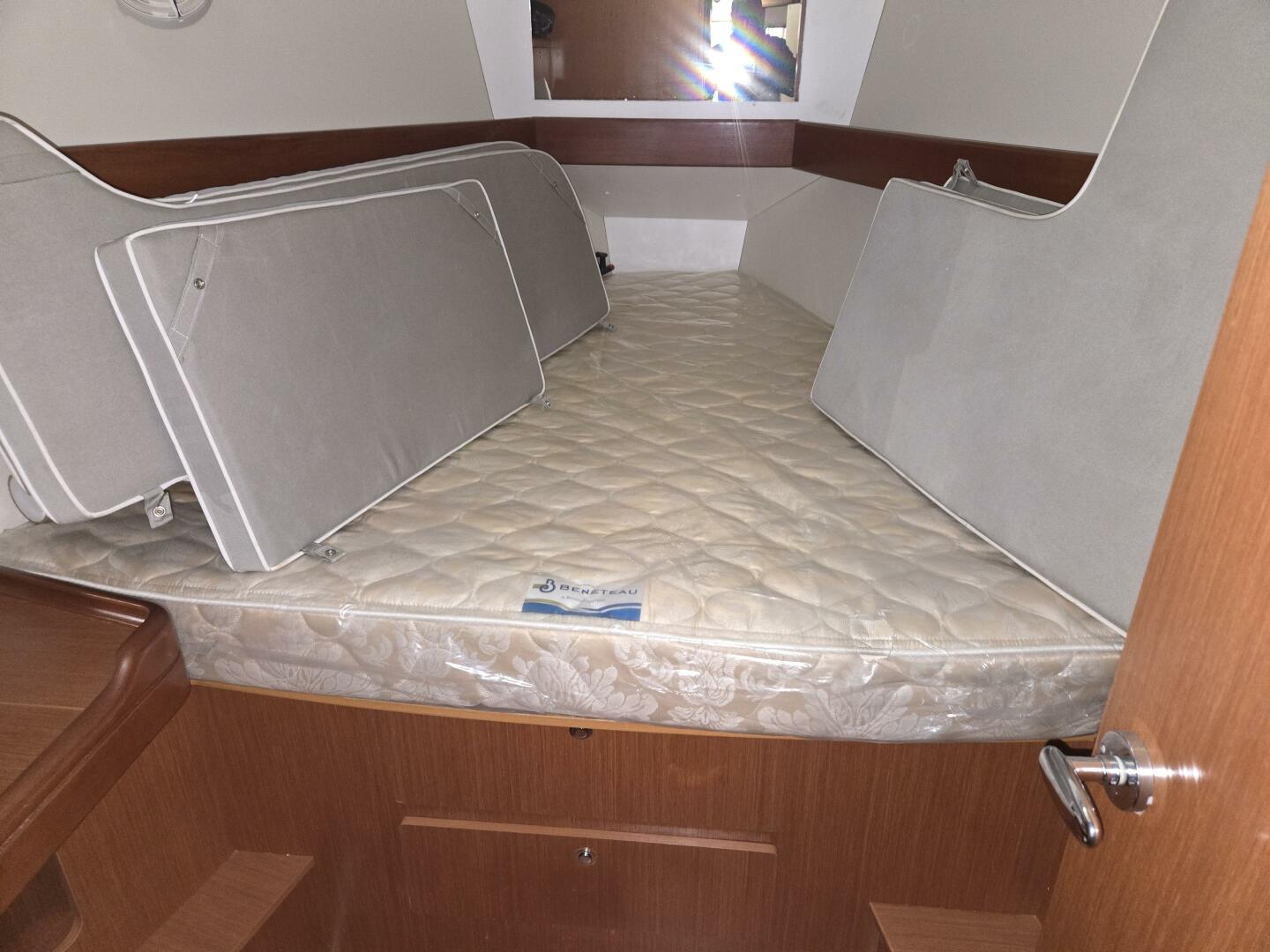 Slide: The Image of Beneteau Oceanis 37 2008 - 5104776