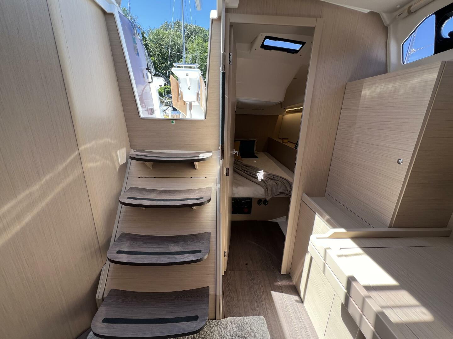 Slide: The Image of Beneteau Oceanis 37.1 - 4708019