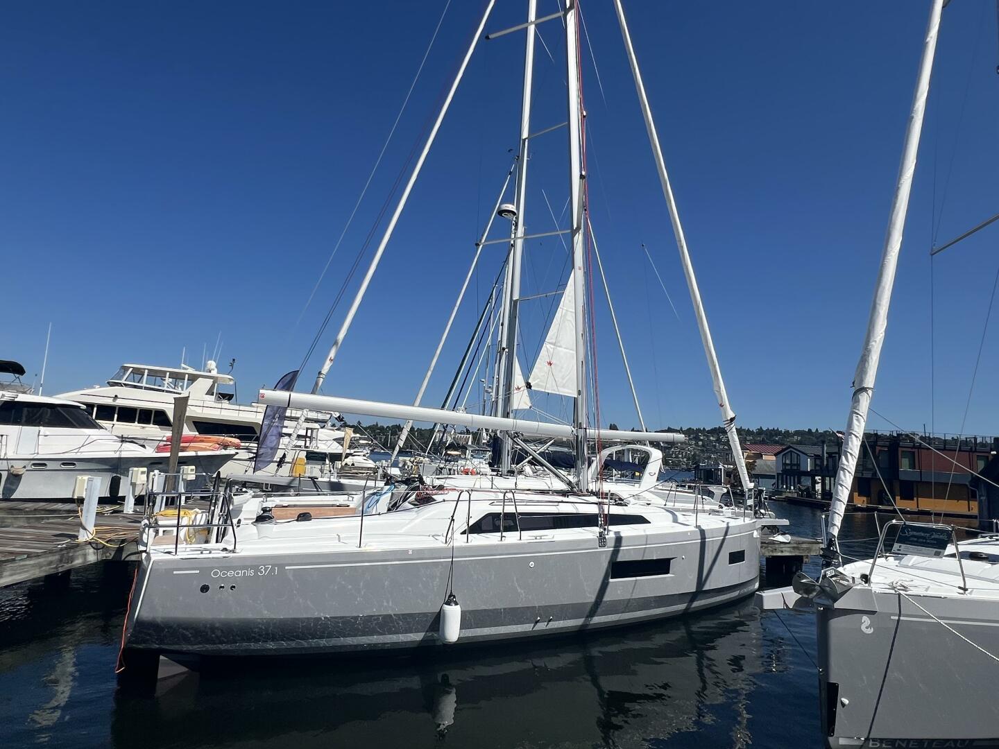 Slide: The Image of Beneteau Oceanis 37.1 - 4708033