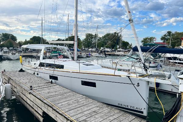 Slide: The Image of Beneteau Oceanis 38.1 2023 - 0