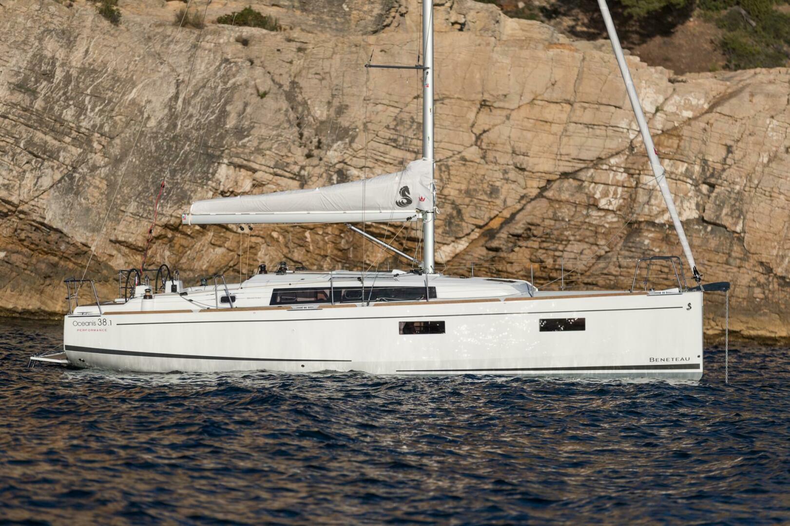 Slide: The Image of Beneteau Oceanis 38.1 2025 - 4176928