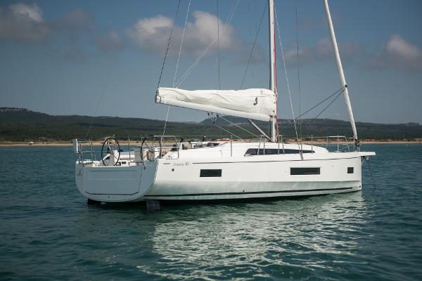 Slide: The Image of Beneteau Oceanis 40.1 #16186 2023 - 8
