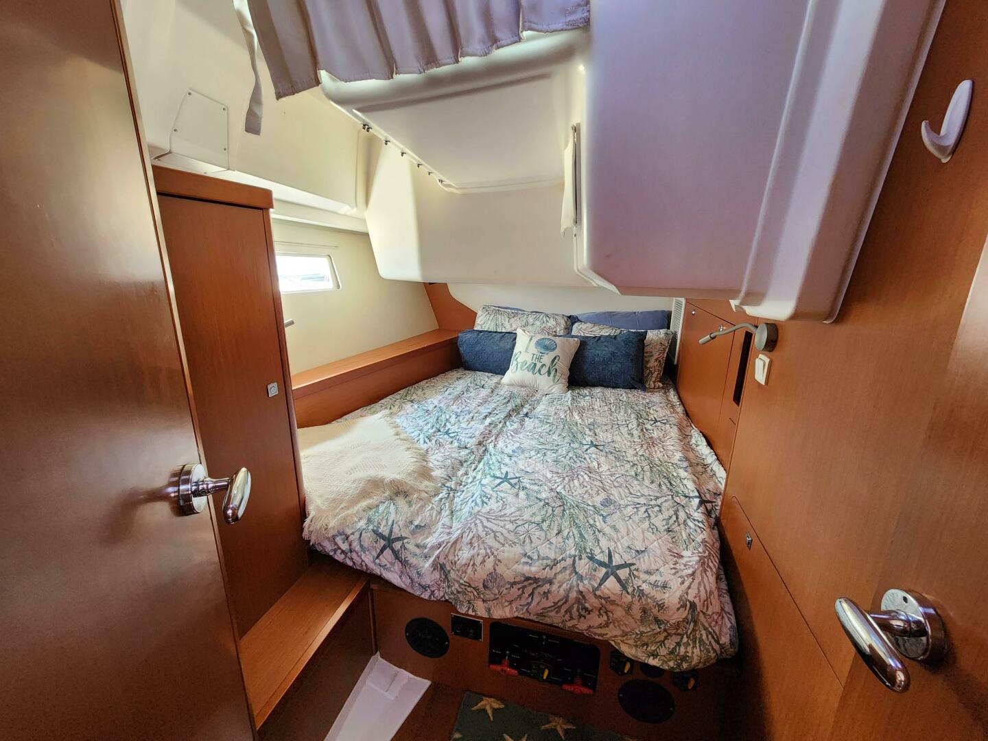 Slide: The Image of Beneteau Oceanis 45 2016 - 4512076