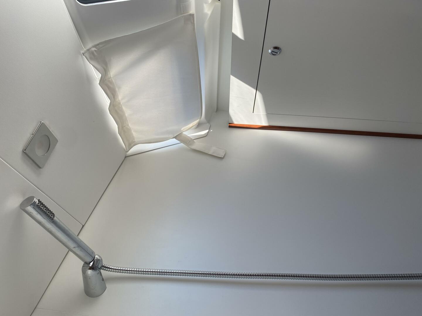 Slide: The Image of 6Aft Head 1 (3) - 4278661