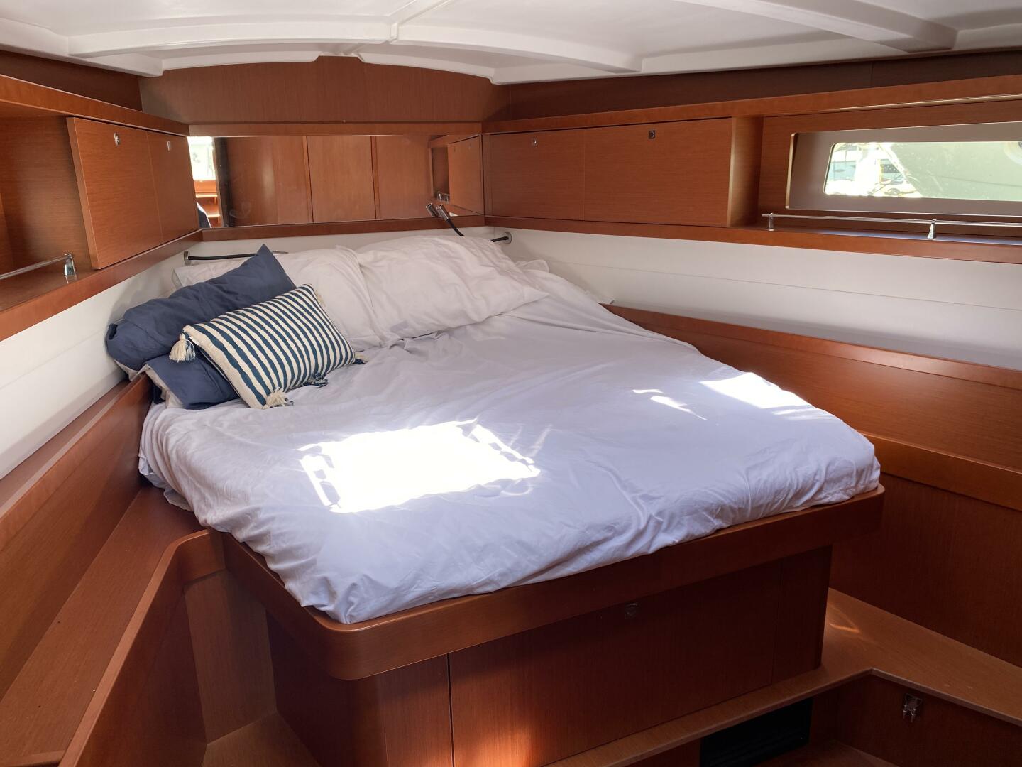 Slide: The Image of 7Fwd Cabin 1 (1) - 4278666