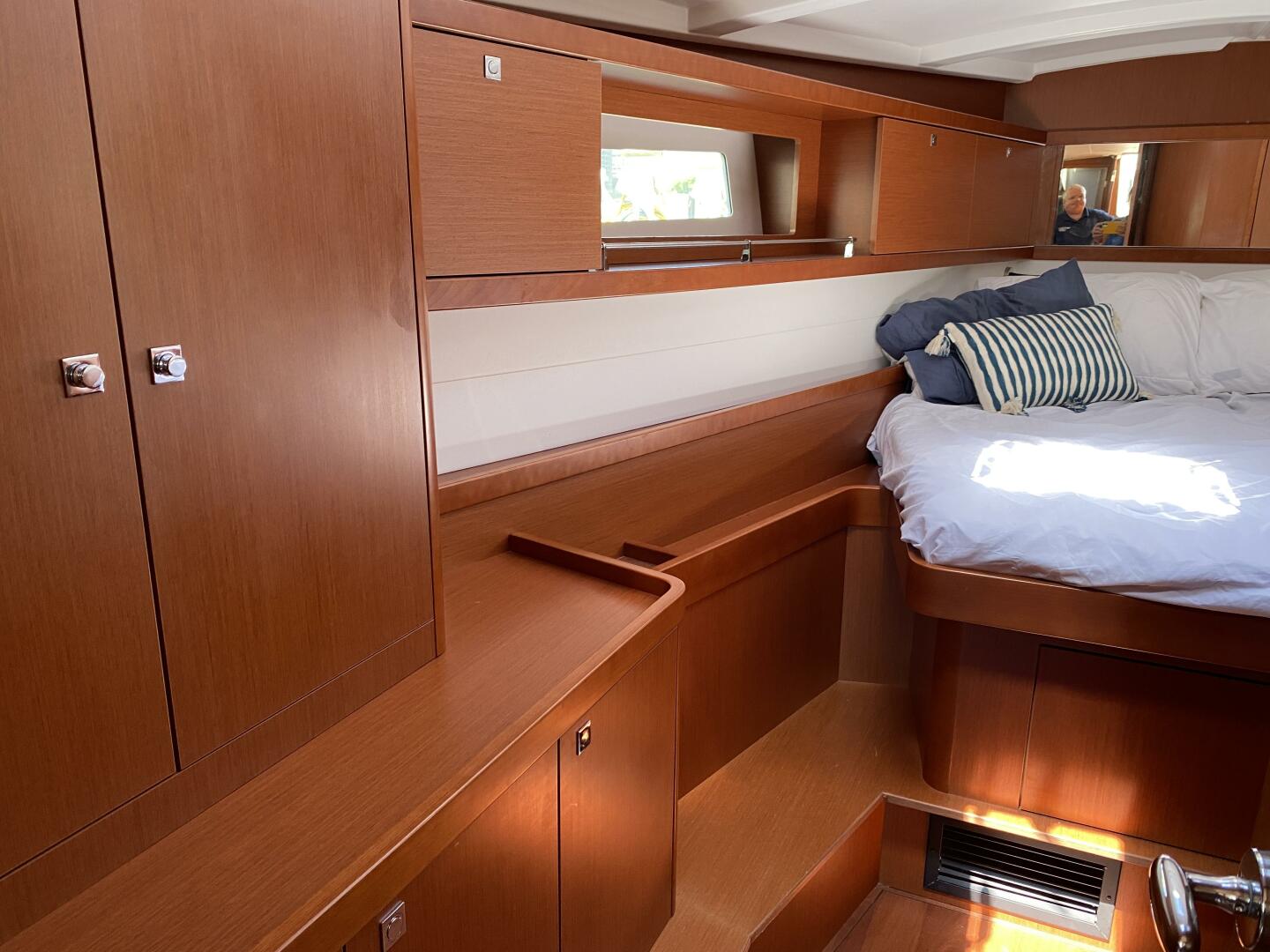 Slide: The Image of 7Fwd Cabin 1 (3) - 4278668